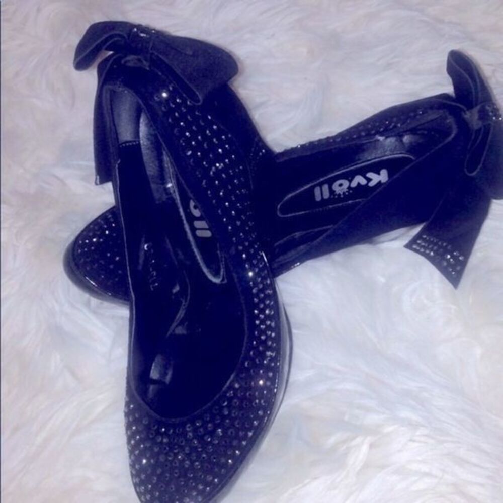 Kvoll women’s shoes  black platforms   silver mini studs size 39